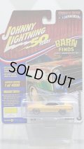 Johnny Lightning 1:64 Muscle Cars USA - Release 20-B '70 Plymouth Barracuda(Dirty) Lemon Twist w/Flat Black