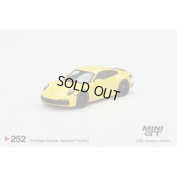 画像2: MINI GT 1/64 Porsche 911 (992) Carrera 4S Racing Yellow (RHD)