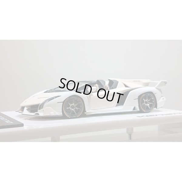 画像1: EIDOLON 1/43 Lamborghini Veneno Roadster 2015 Beige / White Limited 80 pcs.