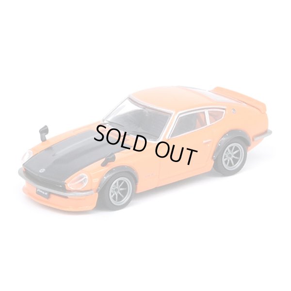 画像2: INNO Models 1/64 Nissan Fairlady Z (S30) Orange/Carbon Bonnet