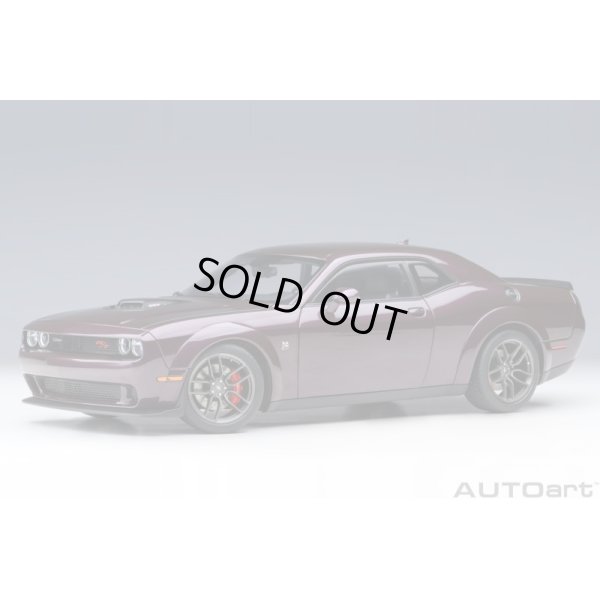 画像1: AUTOart 1/18 Dodge Challenger R/T Scat Pack Widebody 2022 (HELLRAISIN / Metallic Purple)