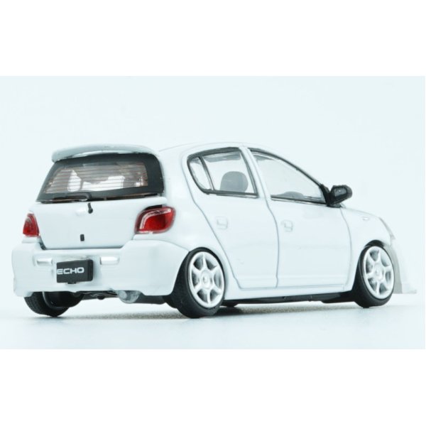 画像2: BM CREATIONS 1/64 Toyota Yaris / Echo / Vitz 1998 5-door White (RHD)