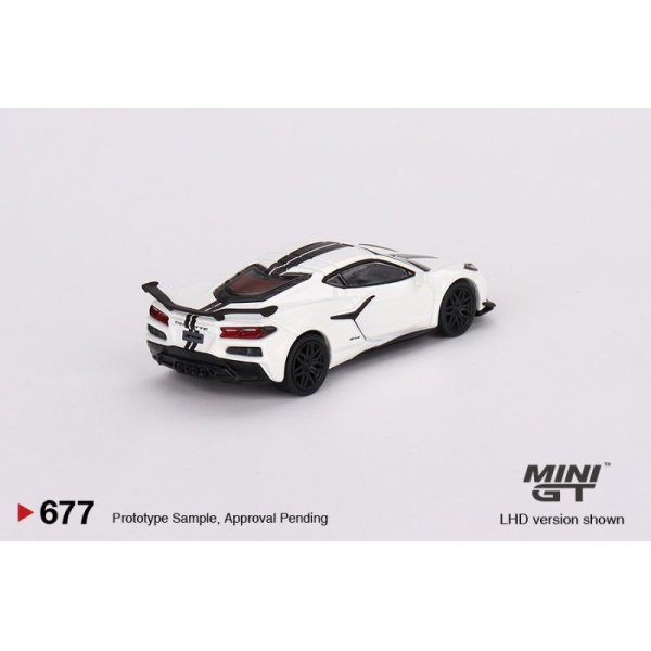 画像2: MINI GT 1/64 Chevrolet Corvette Z06 2023 Artic White (LHD)