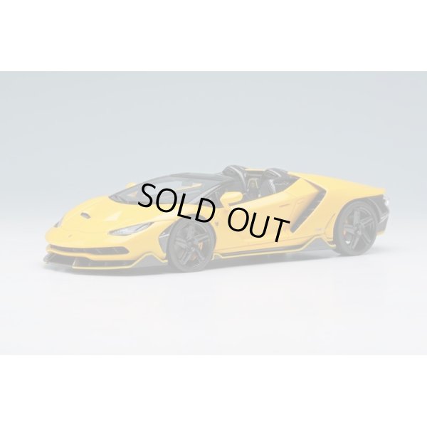 画像2: EIDOLON COLLECTION 1/43 Lamborghini Centenario Roadster LP770-4 2016 Giallo Orion Limited 60 pcs.