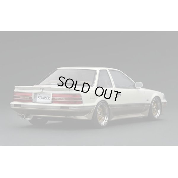 画像2: ignition model 1/18 Toyota Soarer (Z20) 3.0GT-LIMITED White/Gold