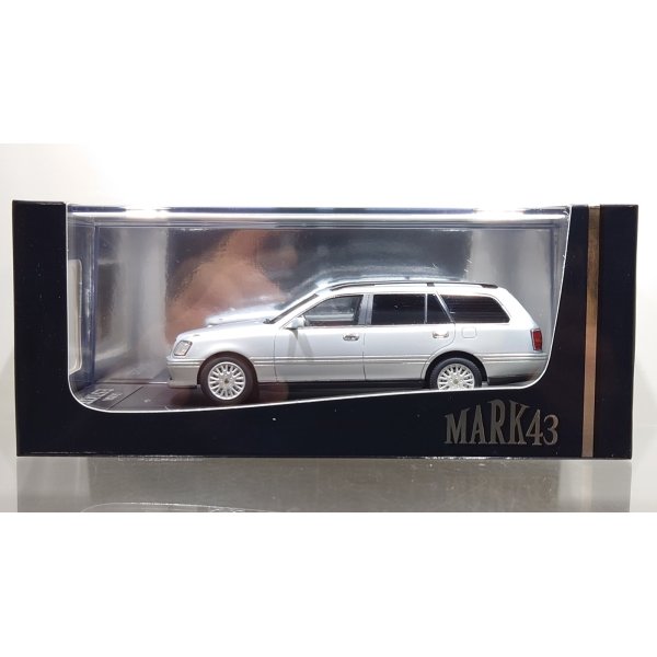 画像1: Hobby JAPAN 1/43 Toyota Crown Estate 3.0 Royal Saloon Frosty White Toning (2 Tone)