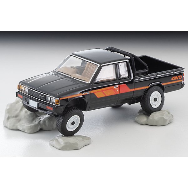 画像1: TOMYTEC 1/64 Limited Vintage NEO Datsun Truck 4WD King Cab AD (Black)