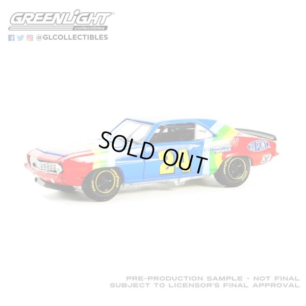 画像1: GREEN LiGHT EXCLUSIVE 1/64 1969 Chevrolet Camaro - Jeff Gordon / Hendrick Motorsports First Win Tribute