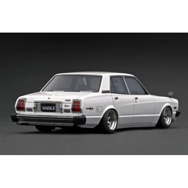 画像2: ignition model 1/18 Toyota MarkII Sedan Grande (MX41) White