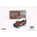 MINI GT 1/64 Land Rover Defender 110 1985 County Station Wagon Russet Brown (RHD)