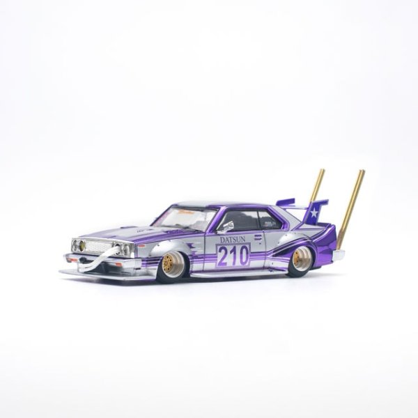 画像1: POP RACE 1/64 SKYLINE C210 KAIDO RACER (BOSOZOKU STYLE) PURPLE CHROME/SILVER