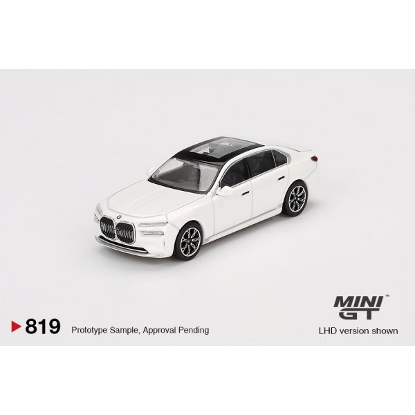 画像1: MINI GT 1/64 BMW i7 xDrive60 Mineral White (RHD)