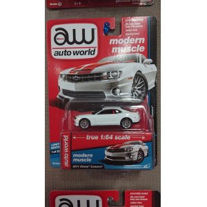 画像: auto world 1:64 '11 Chevy Camaro White