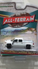 画像: GREEN LIGHT 1:64 ALL TERRAIN Series 8 '17 CHEVROLET SILVERADO RALLY 2