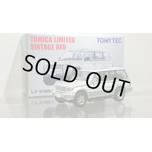 画像: TOMYTEC 1/64 Mitsubishi Pajero Mid Roof Wide Super Exceed Z Silver / White