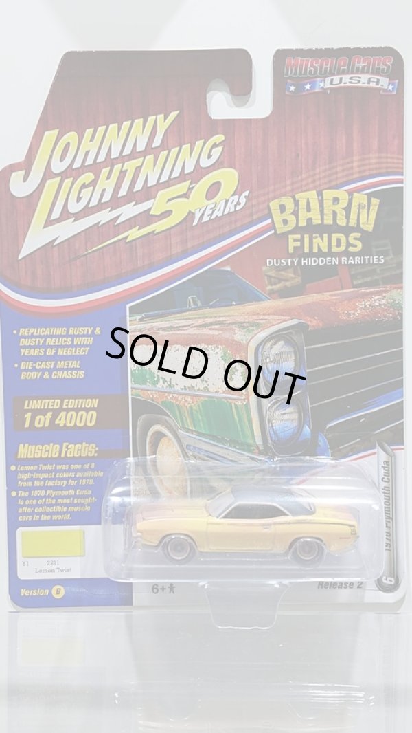 画像1: Johnny Lightning 1:64 Muscle Cars USA - Release 20-B '70 Plymouth Barracuda(Dirty) Lemon Twist w/Flat Black (1)