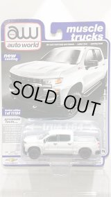 画像: auto world 1/64 '19 Chevrolet Silverado Z71 Custom Trail Boss Pearl White