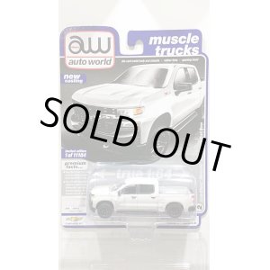 画像: auto world 1/64 '19 Chevrolet Silverado Z71 Custom Trail Boss Pearl White