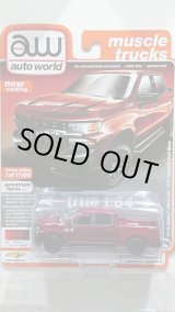 画像: auto world 1/64 '19 Chevrolet Silverado Z71 Custom Trail Boss Dark Red