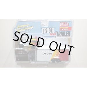 画像: Johnny Lightning 1/64 TRUCK and TRAILER 1980 Toyota Land Cruiser & Trailer TOYOTA (White / Orange)