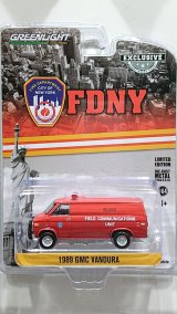 画像: GREEN LiGHT EXCLUSIVE 1/64 1989 GMC Vandura FDNY The Official Fire Department City of New York Field Communications Unit