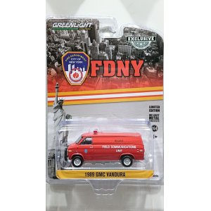 画像: GREEN LiGHT EXCLUSIVE 1/64 1989 GMC Vandura FDNY The Official Fire Department City of New York Field Communications Unit