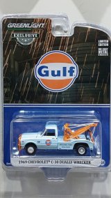 画像: GREEN LiGHT EXCLUSIVE 1/64 1969 Chevrolet C-30 Dually Wrecker - Gulf Oil "Welding Tire Collision"