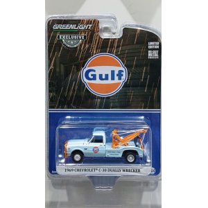 画像: GREEN LiGHT EXCLUSIVE 1/64 1969 Chevrolet C-30 Dually Wrecker - Gulf Oil "Welding Tire Collision"