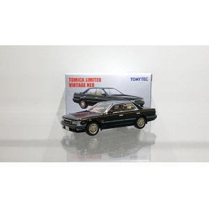 画像: TOMYTEC 1/64 Limited Vintage NEO Nissan Laurel Medalist Club S (Black)