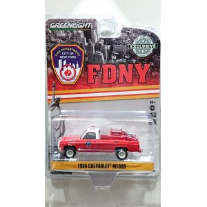 画像: GREEN LiGHT EXCLUSIVE 1/64 1986 Chevrolet M1008 4x4 - FDNY with Fire Equipment, Hose and Tank