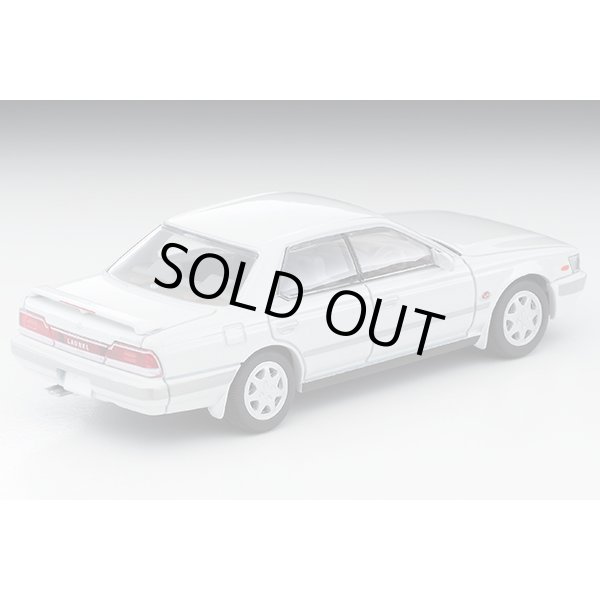 画像2: TOMYTEC 1/64 Limited Vintage NEO Nissan Laurel 2500 Twin Cam 24V Medalist V (White) '92 (2)