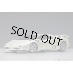 画像: AUTOart 1/18 Lamborghini Diablo SE30 Iota (BALLON WHITE / Pearl White)