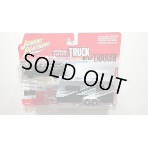 画像: JOHNNY LIGHTNING 1/64 2005 Cadillac Escalade Black & Camper Trailer Gray Graphics