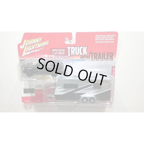 画像1: JOHNNY LIGHTNING 1/64 2005 Cadillac Escalade Black & Camper Trailer Gray Graphics (1)