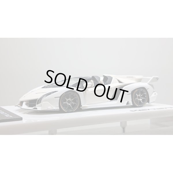 画像1: EIDOLON 1/43 Lamborghini Veneno Roadster 2015 Beige / White Limited 80 pcs. (1)