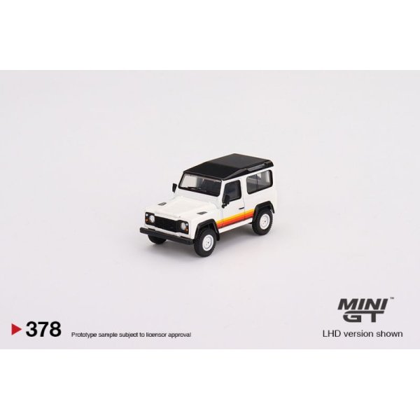 画像2: MINI GT 1/64 Land Rover Defender 90 Wagon White (LHD) (2)