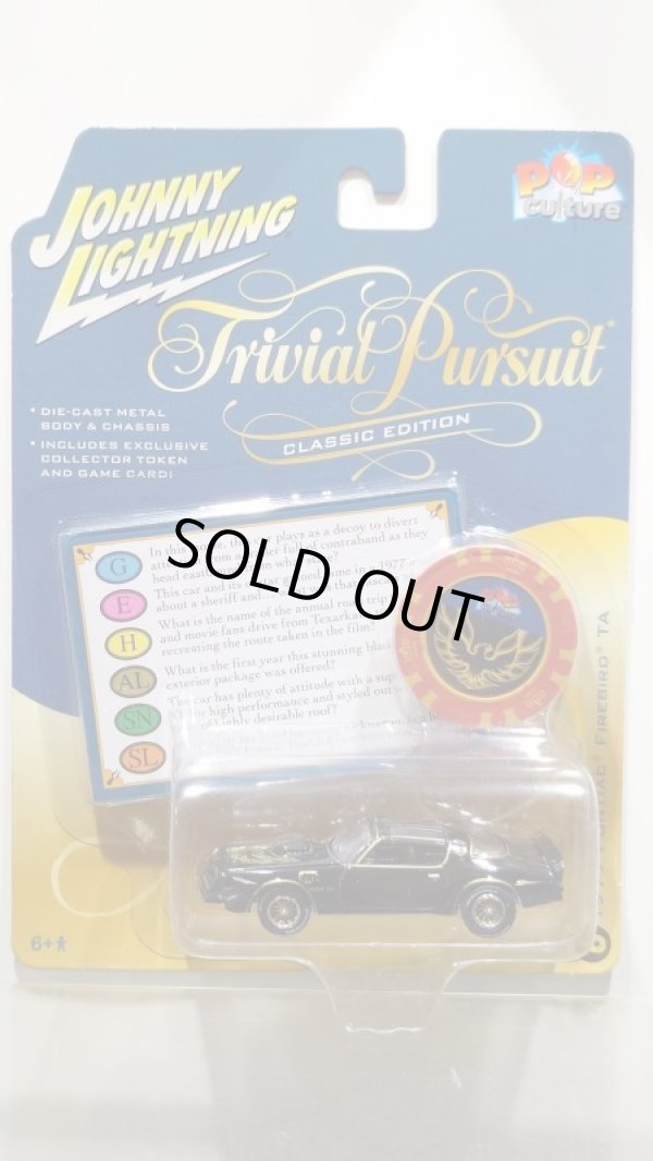 画像1: JOHNNY LIGHTNING 1/64 Trivial Pastor 1977 Pontiac Trans Am with Black Poker Chip (1)