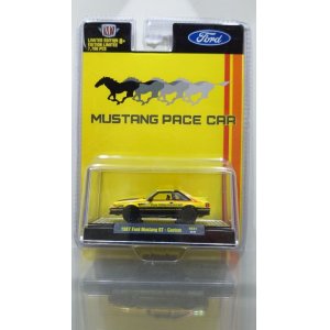 画像: M2 Machines 1/64 1987 Ford Mustang GT Custom - Pearl Yellow, PMS 012 C Pearl