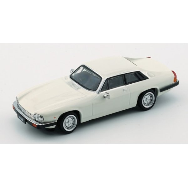 画像1: BM Creations 1/64 Jaguar XJS 1984 Glacier White (RHD) (1)