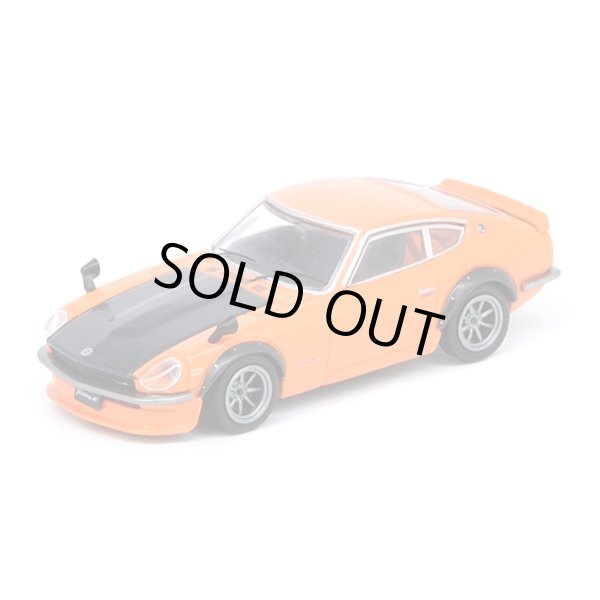 画像2: INNO Models 1/64 Nissan Fairlady Z (S30) Orange/Carbon Bonnet (2)