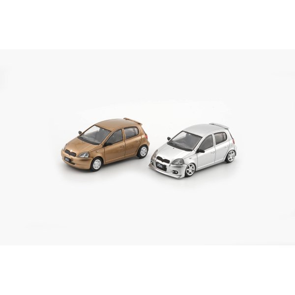 画像2: BM Creations 1/64 Toyota 1998 Vitz/Echo 5 Door Silver RHD (2)