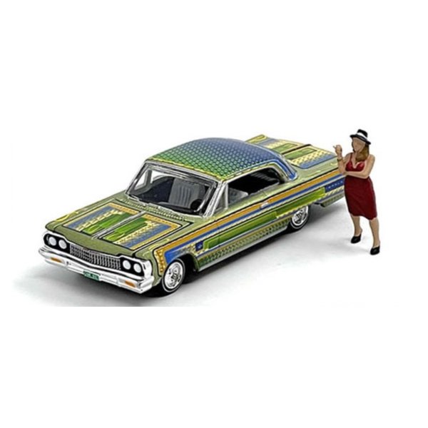 画像2: JOHNNY LIGHTNING 1/64 1964 Chevy Impala Lowrider Green with Lowrider Enthusiast Figure (2)