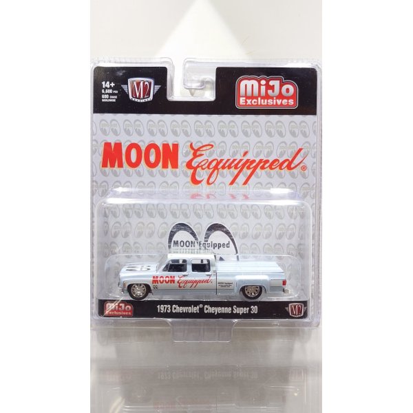 画像1: M2 Machines 1/64 1973 Chevrolet Cheyenne Super 30 Blue/Beige MOON Equipped (1)