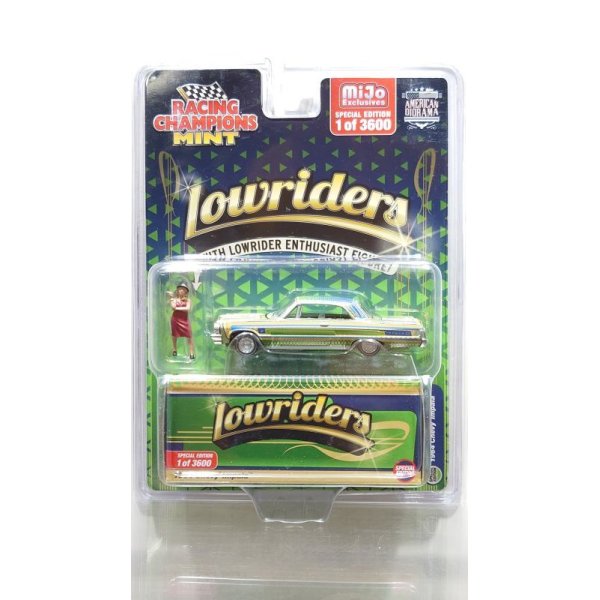 画像1: JOHNNY LIGHTNING 1/64 1964 Chevy Impala Lowrider Green with Lowrider Enthusiast Figure (1)