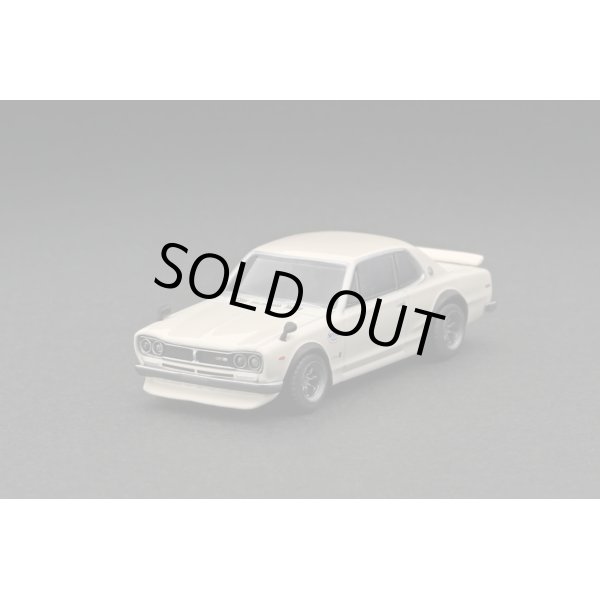 画像1: Tarmac Works 1/64 Nissan Skyline 2000 GT-R (KPGC10) White (1)