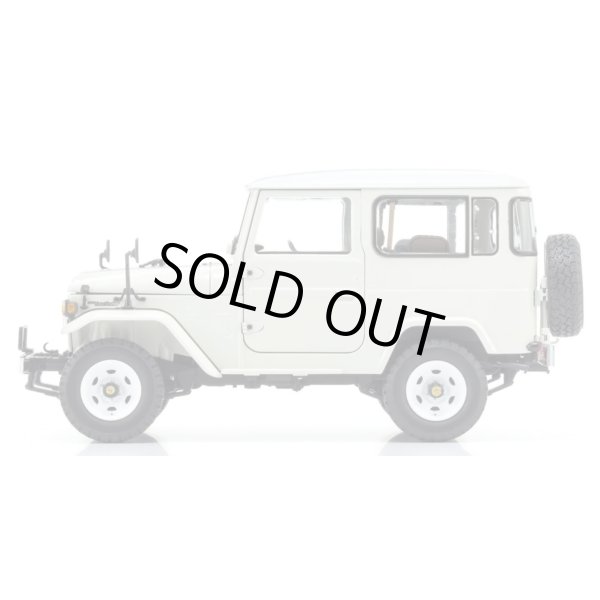 画像3: Kyosho Original 1/18 Toyota Land Cruiser 40 Van (White) (3)