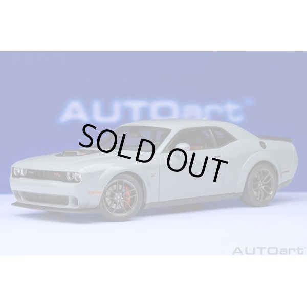 画像1: AUTOart 1/18 Dodge Challenger R/T Scat Pack Widebody 2022 (SMOKE SHOW / Gray) (1)