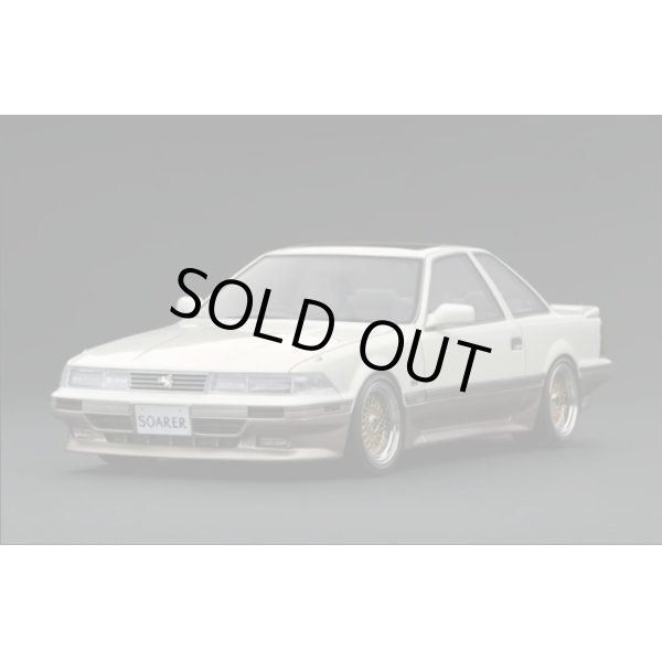 画像1: ignition model 1/18 Toyota Soarer (Z20) 3.0GT-LIMITED White/Gold (1)