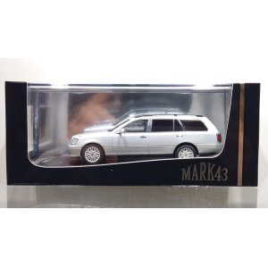 画像: Hobby JAPAN 1/43 Toyota Crown Estate 3.0 Royal Saloon Frosty White Toning (2 Tone)