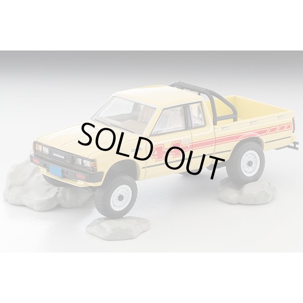 画像1: TOMYTEC 1/64 Limited Vintage NEO Nissan Truck 4X4 King Cab (Yellow) USA version (1)